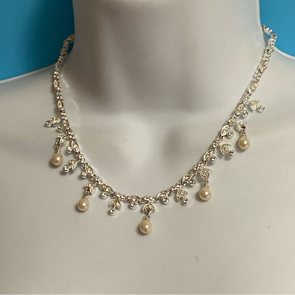 Silver Tone Imitation Pearls Rhinestones Stunning Fancy Formal Necklace - Picture 5 of 11